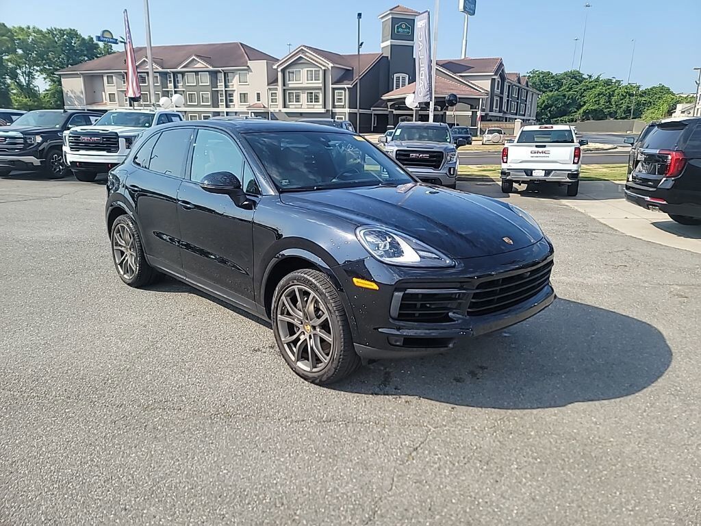 2022 PORSCHE Cayenne