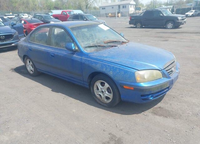 2004 HYUNDAI Elantra