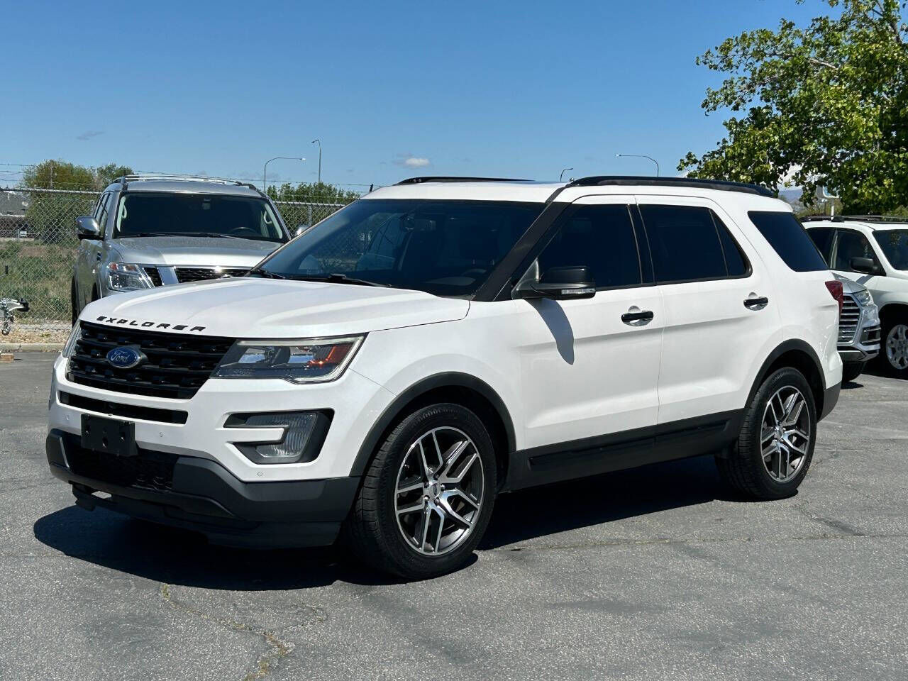 2017 FORD Explorer