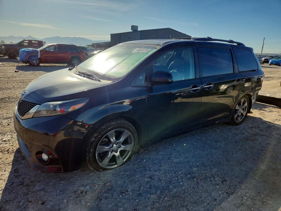 2017 TOYOTA Sienna