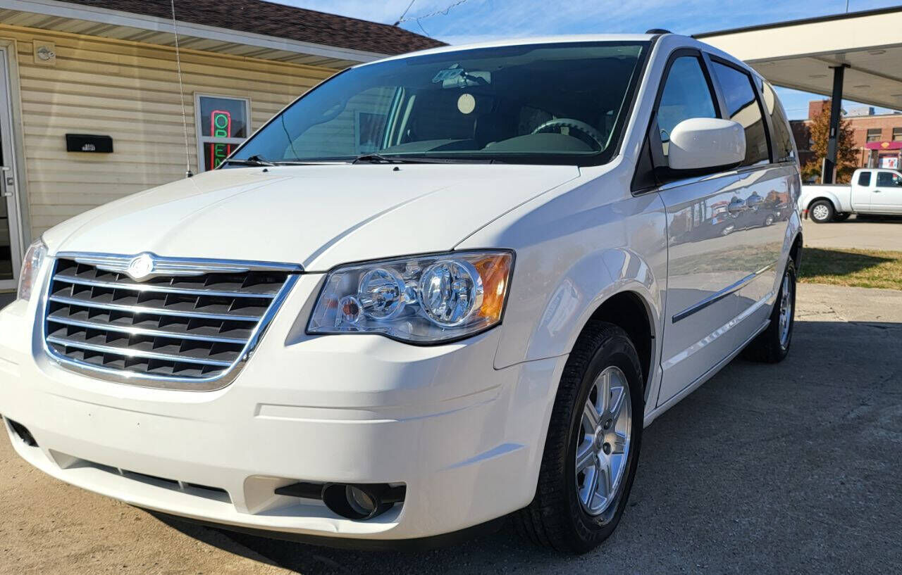 2009 CHRYSLER Town and Country