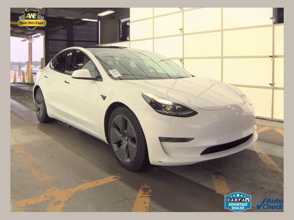 2022 TESLA Model 3