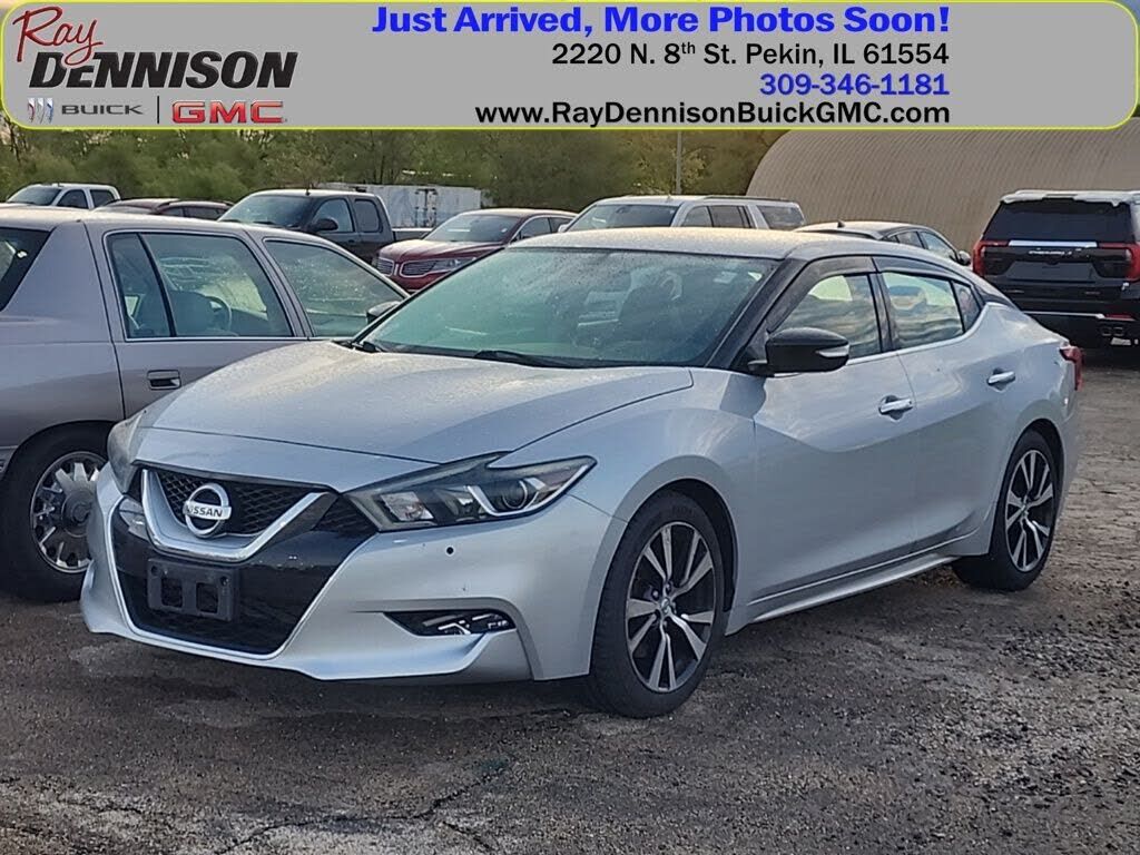 2017 NISSAN Maxima