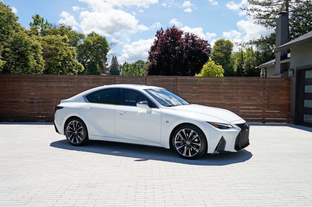 2021 LEXUS IS