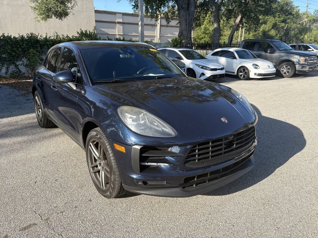 2020 PORSCHE Macan