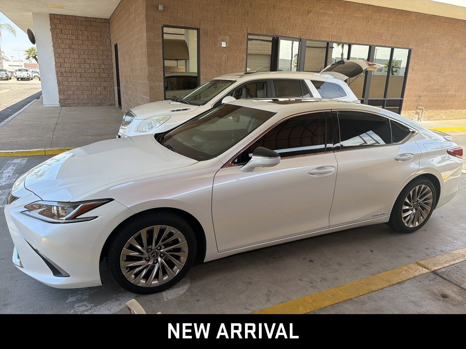 2019 LEXUS ES