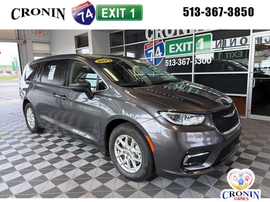 2023 CHRYSLER Pacifica