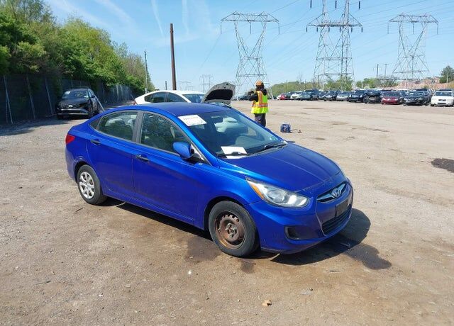 2012 HYUNDAI Accent