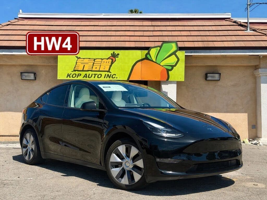 2023 TESLA Model Y