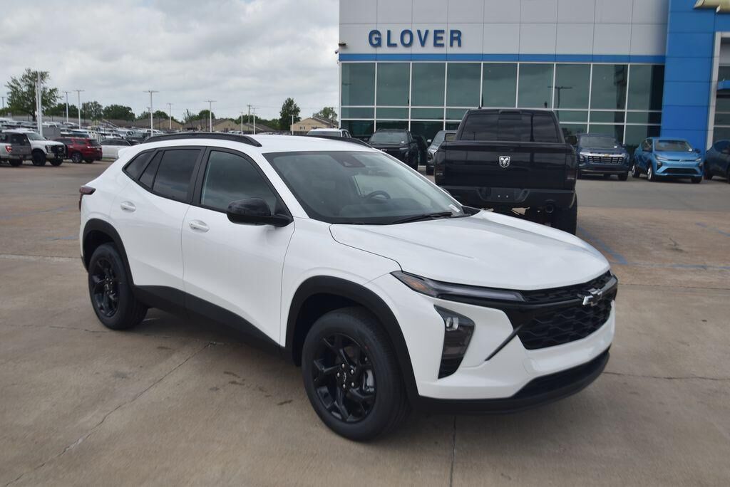 2026 CHEVROLET Trax