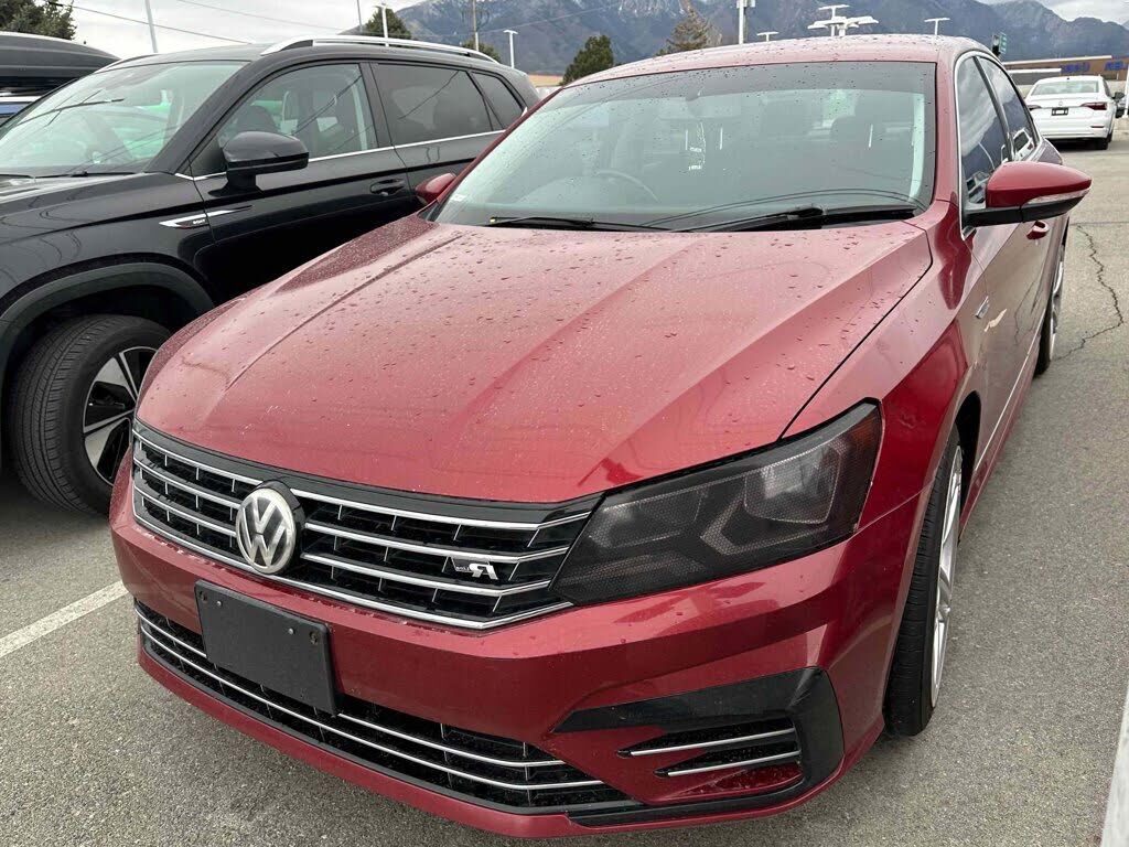 2017 VOLKSWAGEN Passat