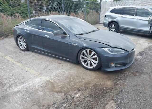2016 TESLA Model S