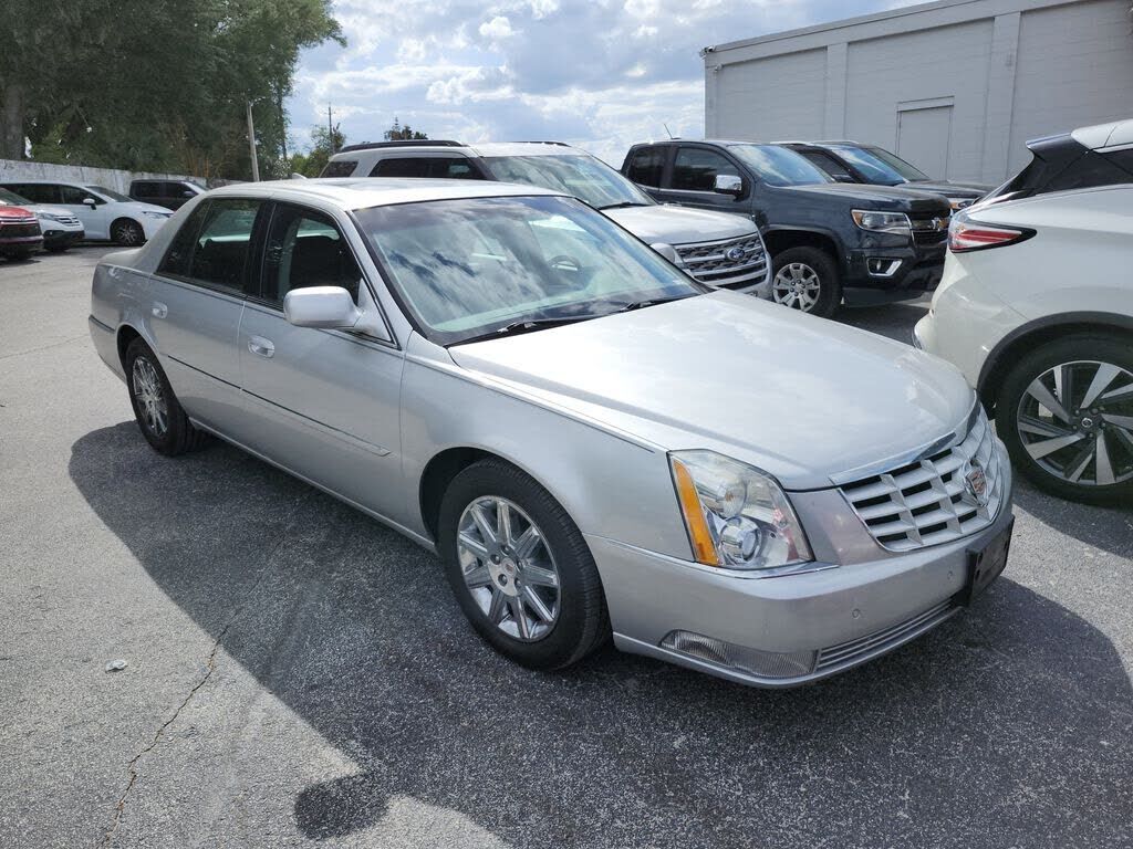 2011 CADILLAC DTS