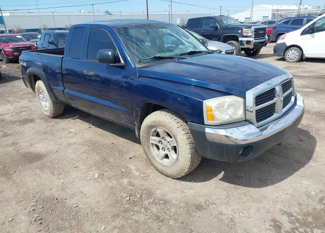 2005 DODGE Dakota