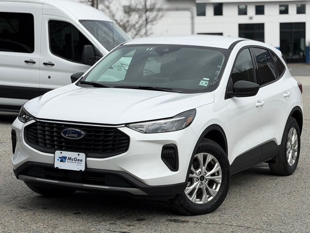 2025 FORD Escape