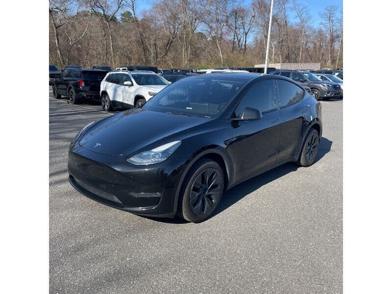 2024 TESLA Model Y