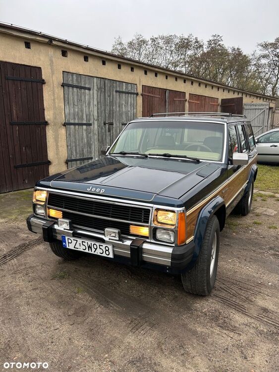 Jeep Wagoneer