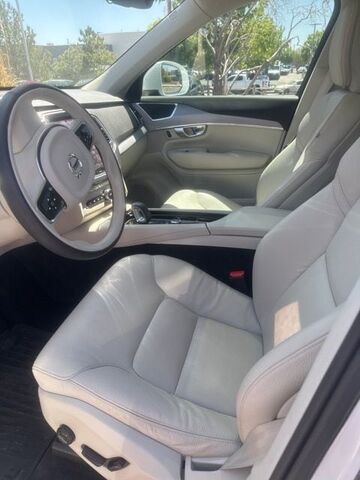 2023 VOLVO XC90