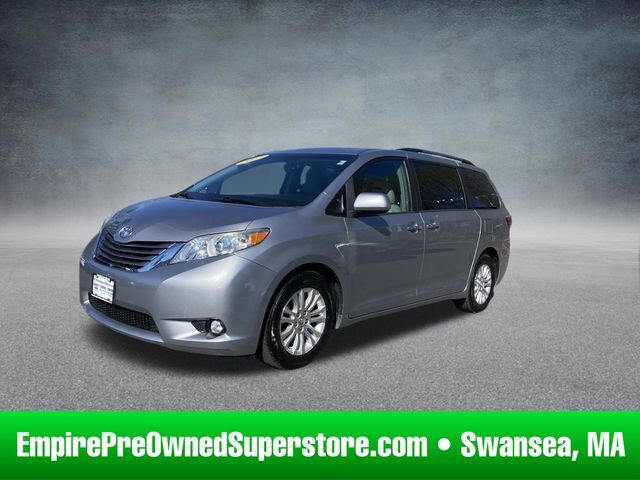 2017 TOYOTA Sienna