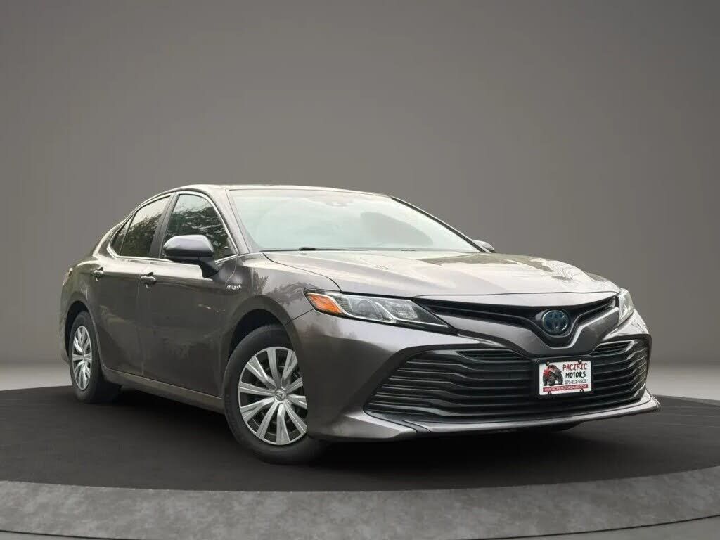 2018 TOYOTA Camry
