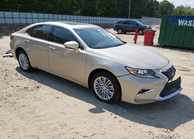 2017 LEXUS ES