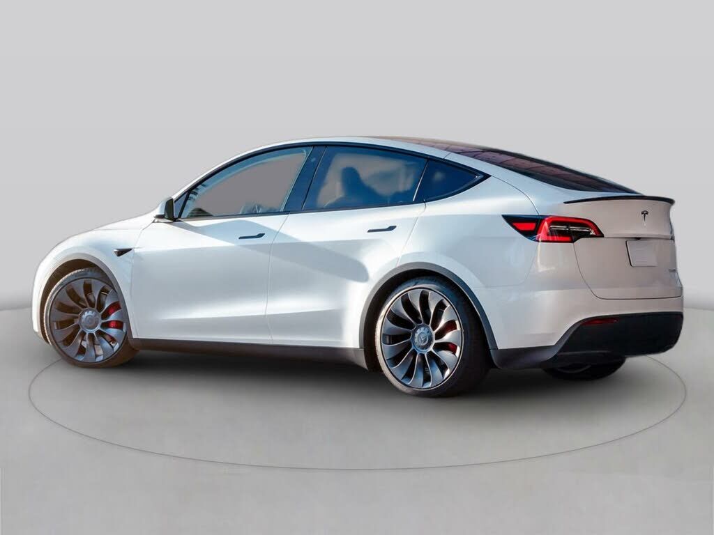 2024 TESLA Model Y
