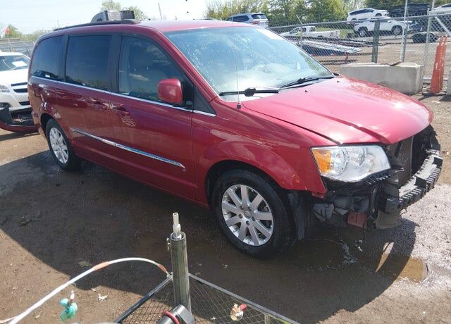 2015 CHRYSLER Town and Country