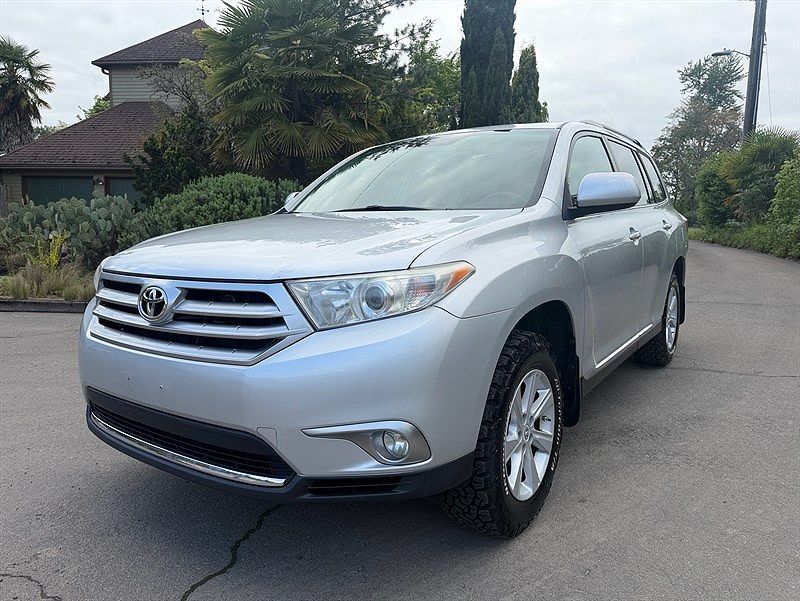 2011 TOYOTA Highlander