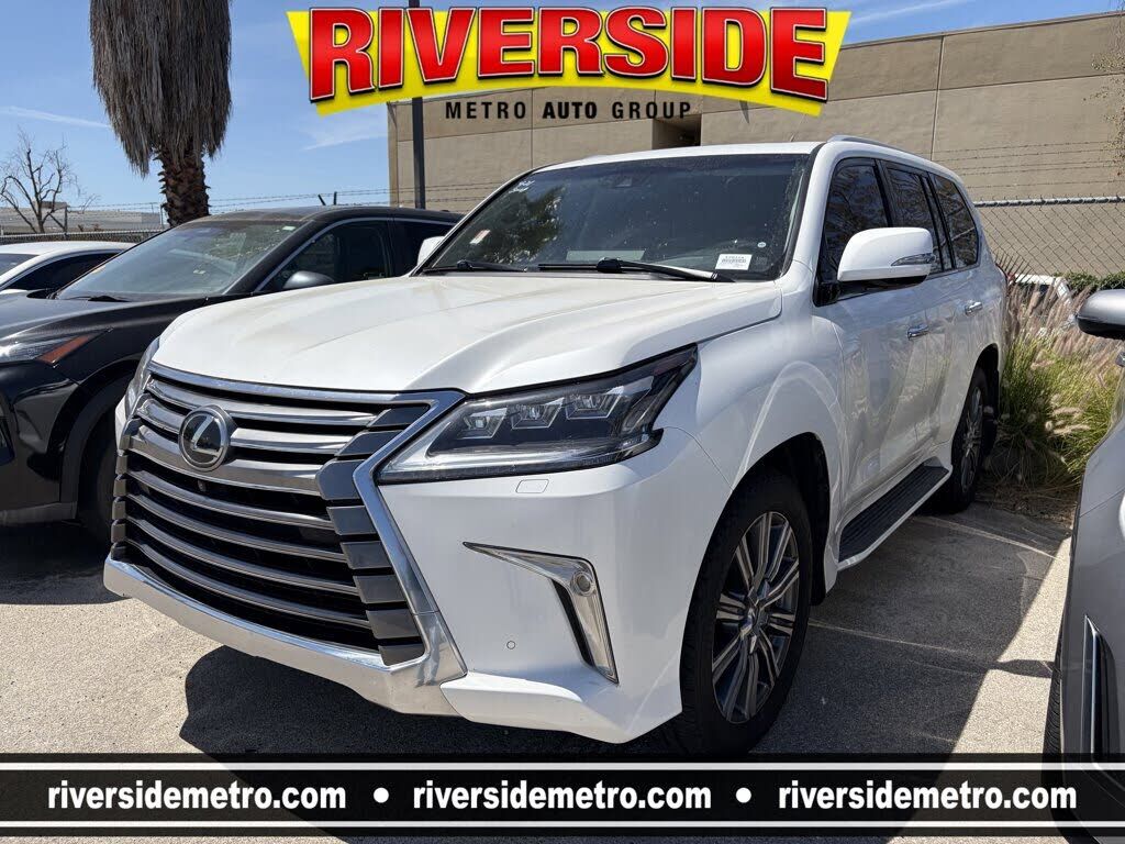 2017 LEXUS LX