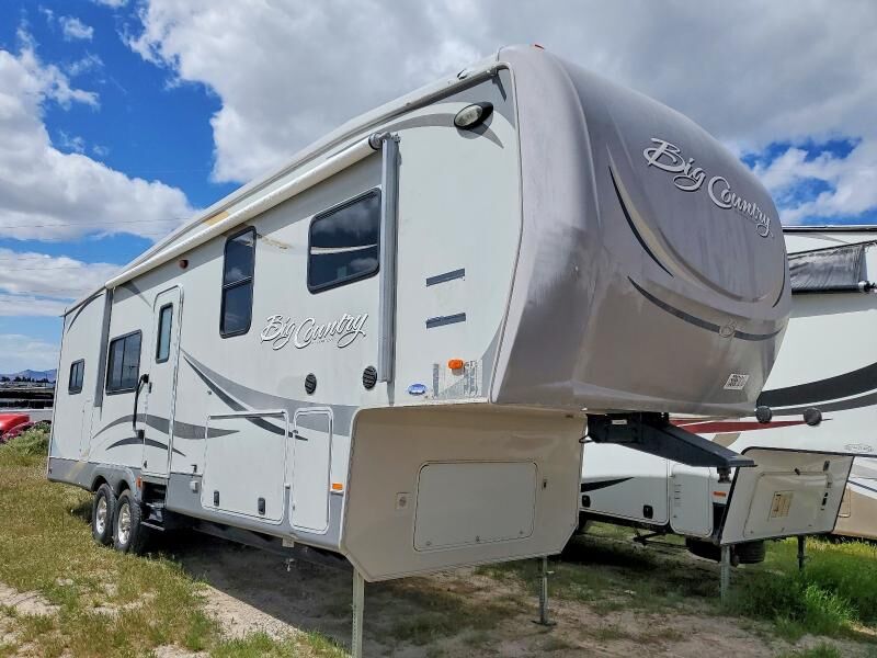 2011 HEARTLAND RECREATIONAL VEHICLES LLC Bighorn