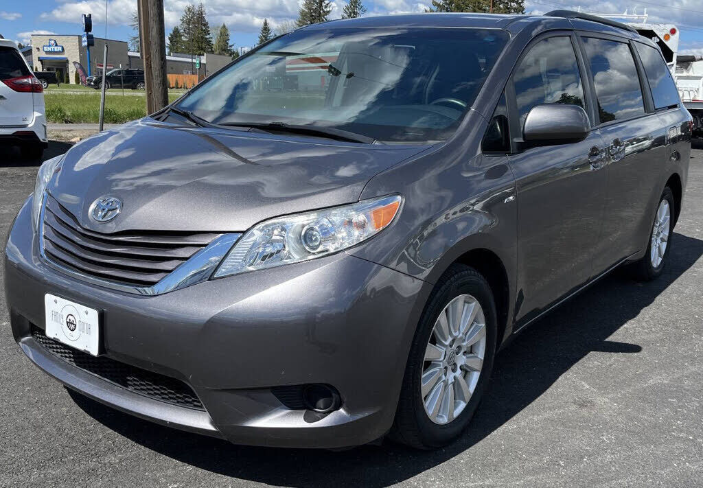 2017 TOYOTA Sienna
