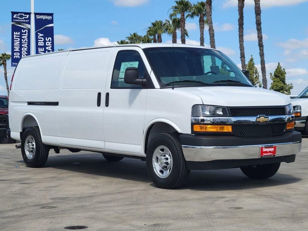 2026 CHEVROLET Express