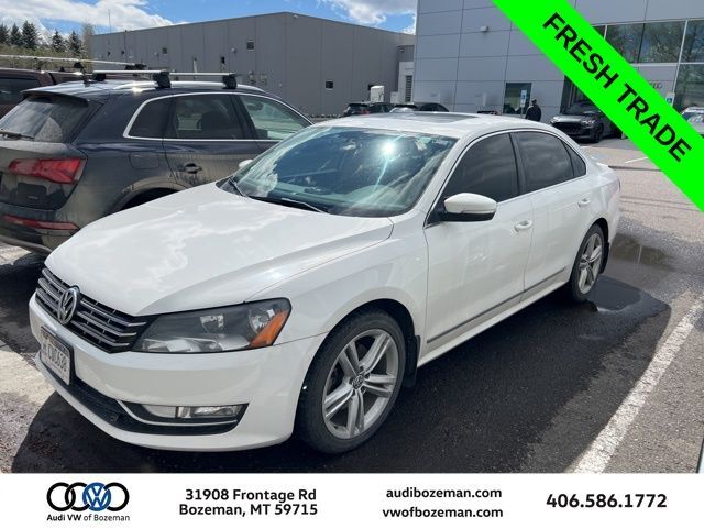 2013 VOLKSWAGEN Passat