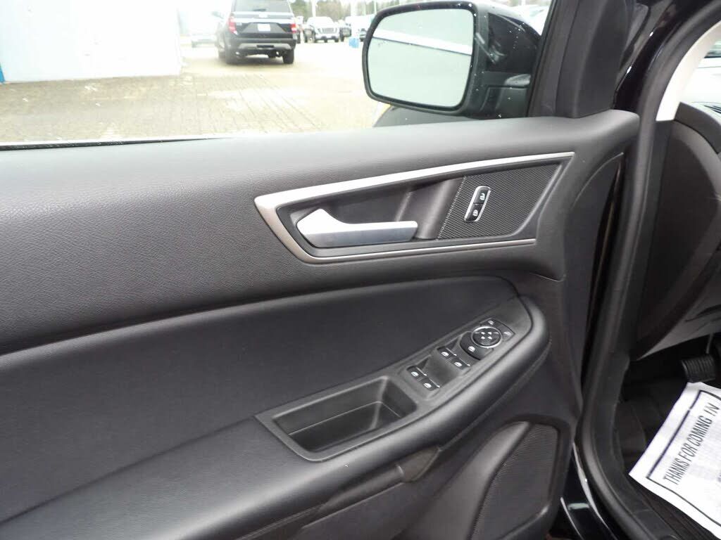 2022 FORD Edge