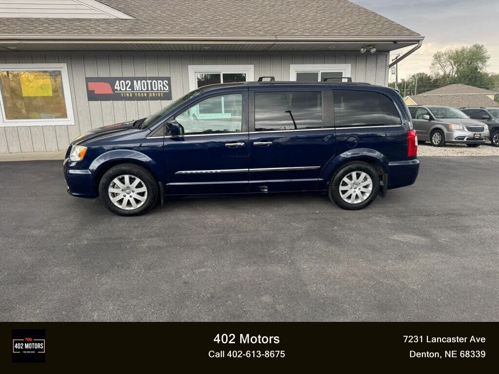 2015 CHRYSLER Town and Country