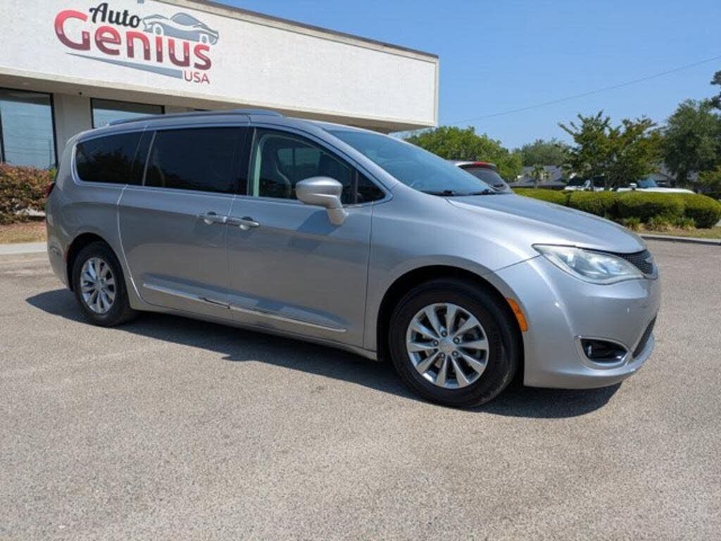 2019 CHRYSLER Pacifica