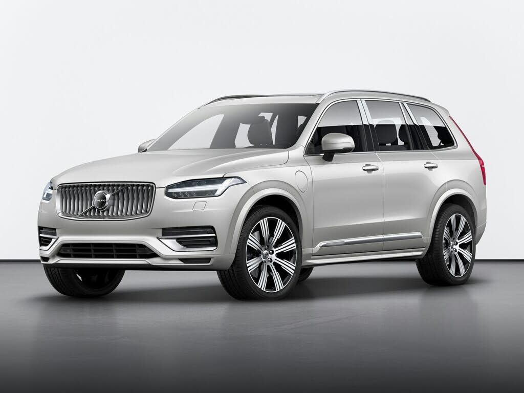 2022 VOLVO XC90