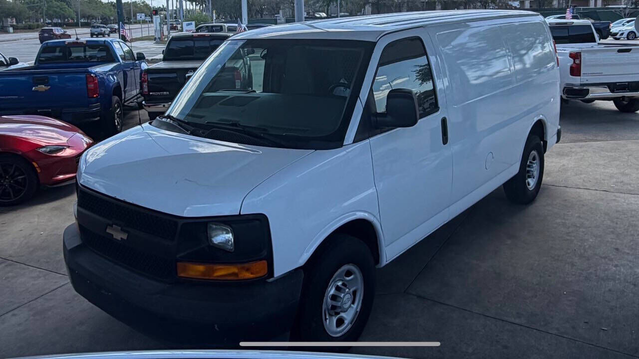 2017 CHEVROLET Express