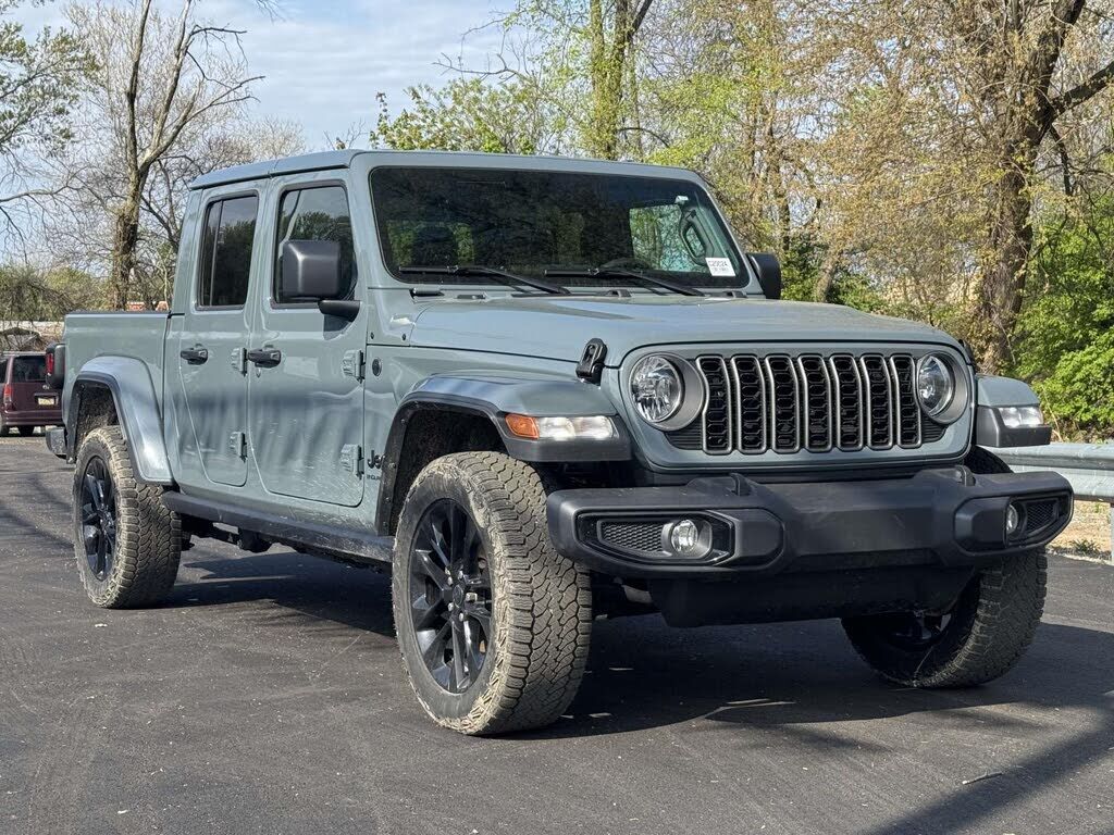 2025 JEEP Gladiator