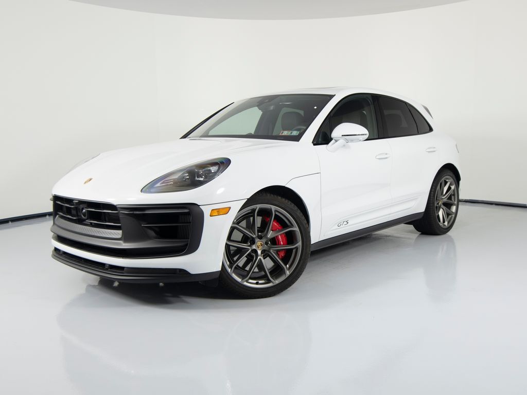 2025 PORSCHE Macan