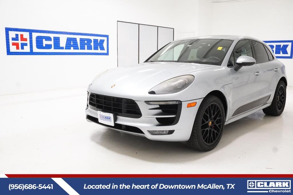 2017 PORSCHE Macan
