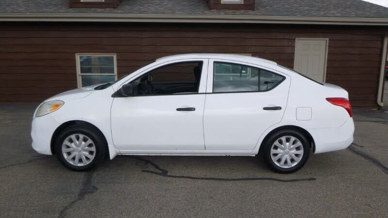 2012 NISSAN Versa
