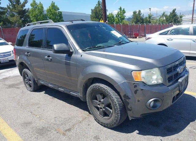 2011 FORD Escape