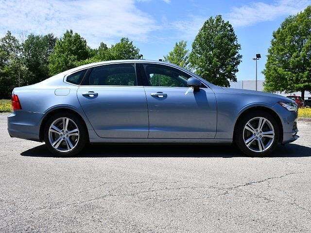 2018 VOLVO S90