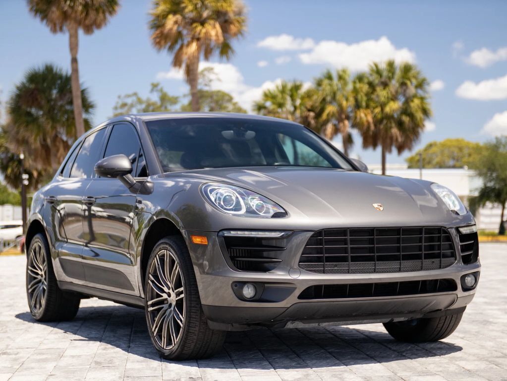 2015 PORSCHE Macan