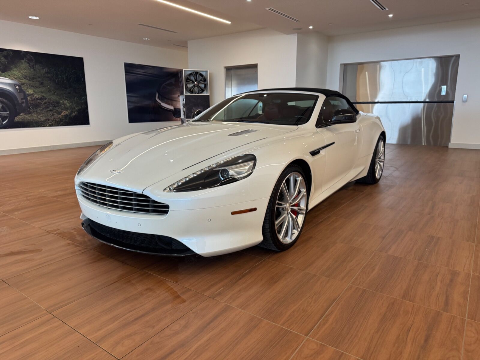 Aston Martin DB9