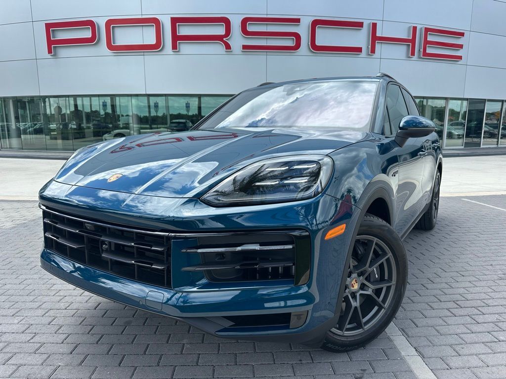 2025 PORSCHE Cayenne