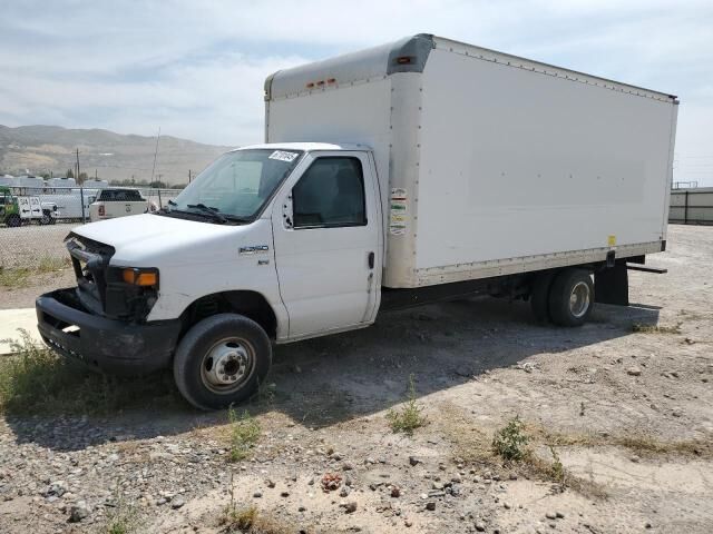 2013 FORD E-350
