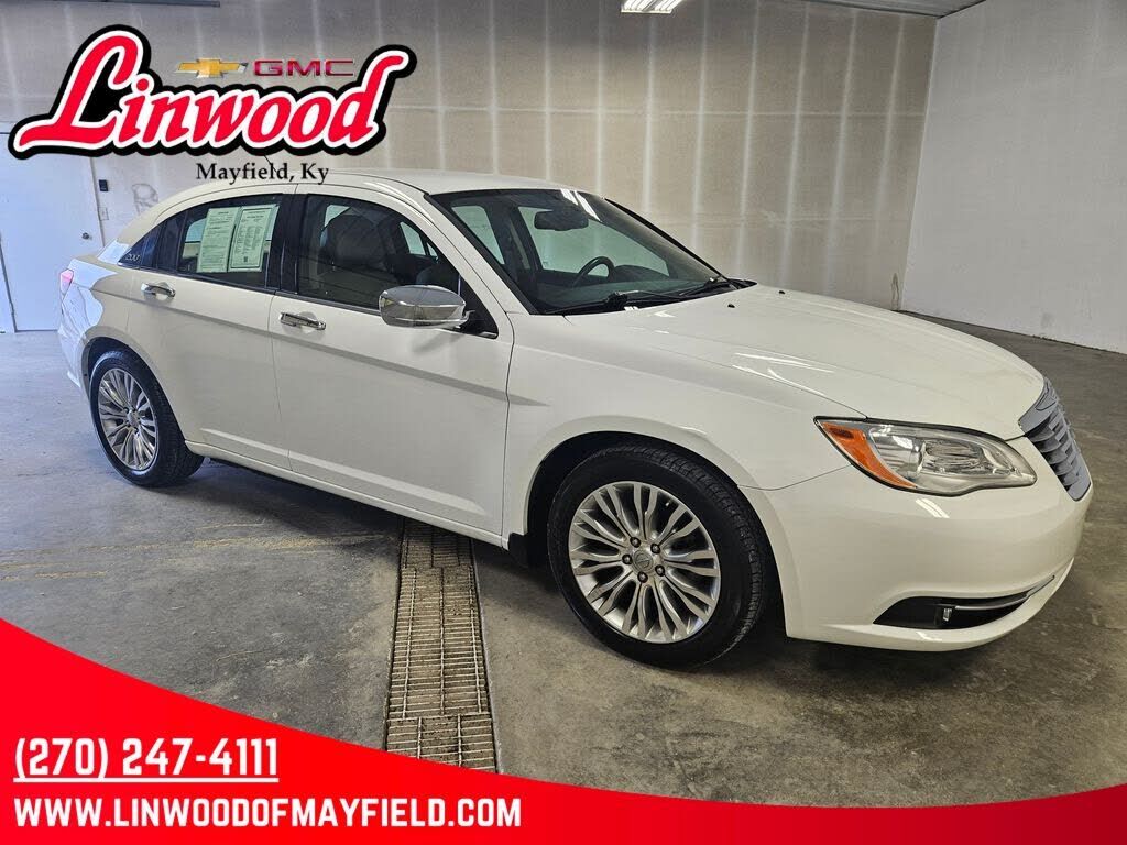 2013 CHRYSLER 200