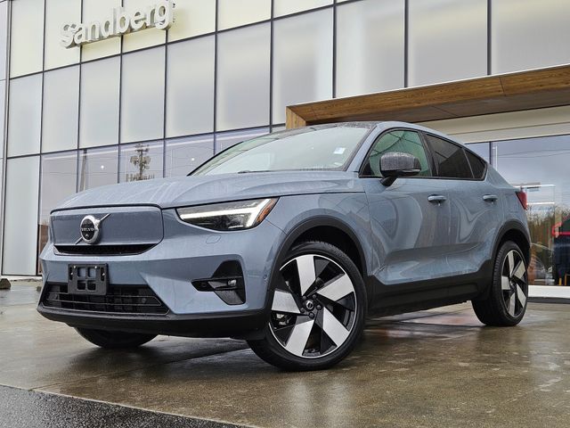 2023 VOLVO C40